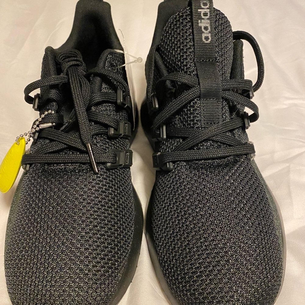 Adidas Questar Flow size 7